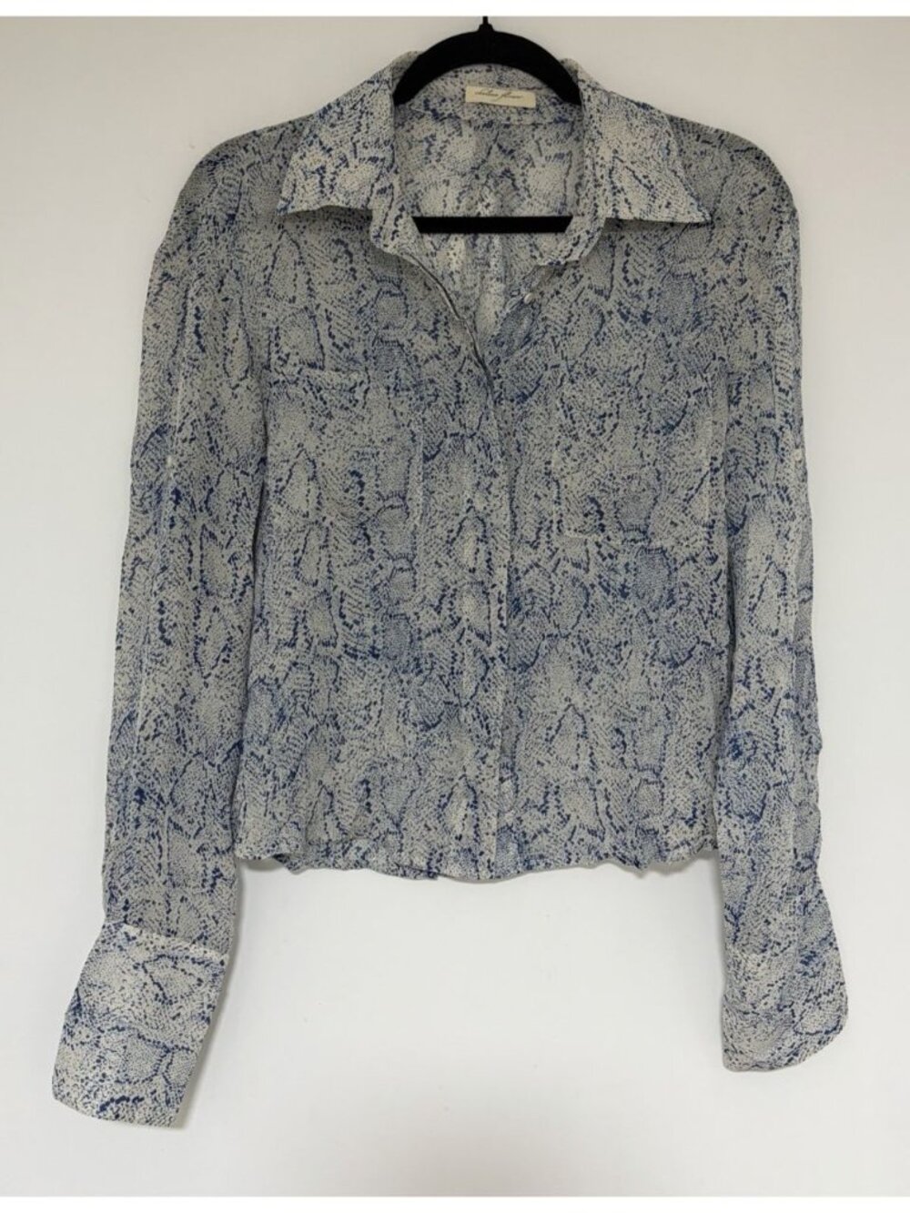 Chelsea Flower Women’s Silk Snakeskin Print Button Down Blouse Blue Size Small